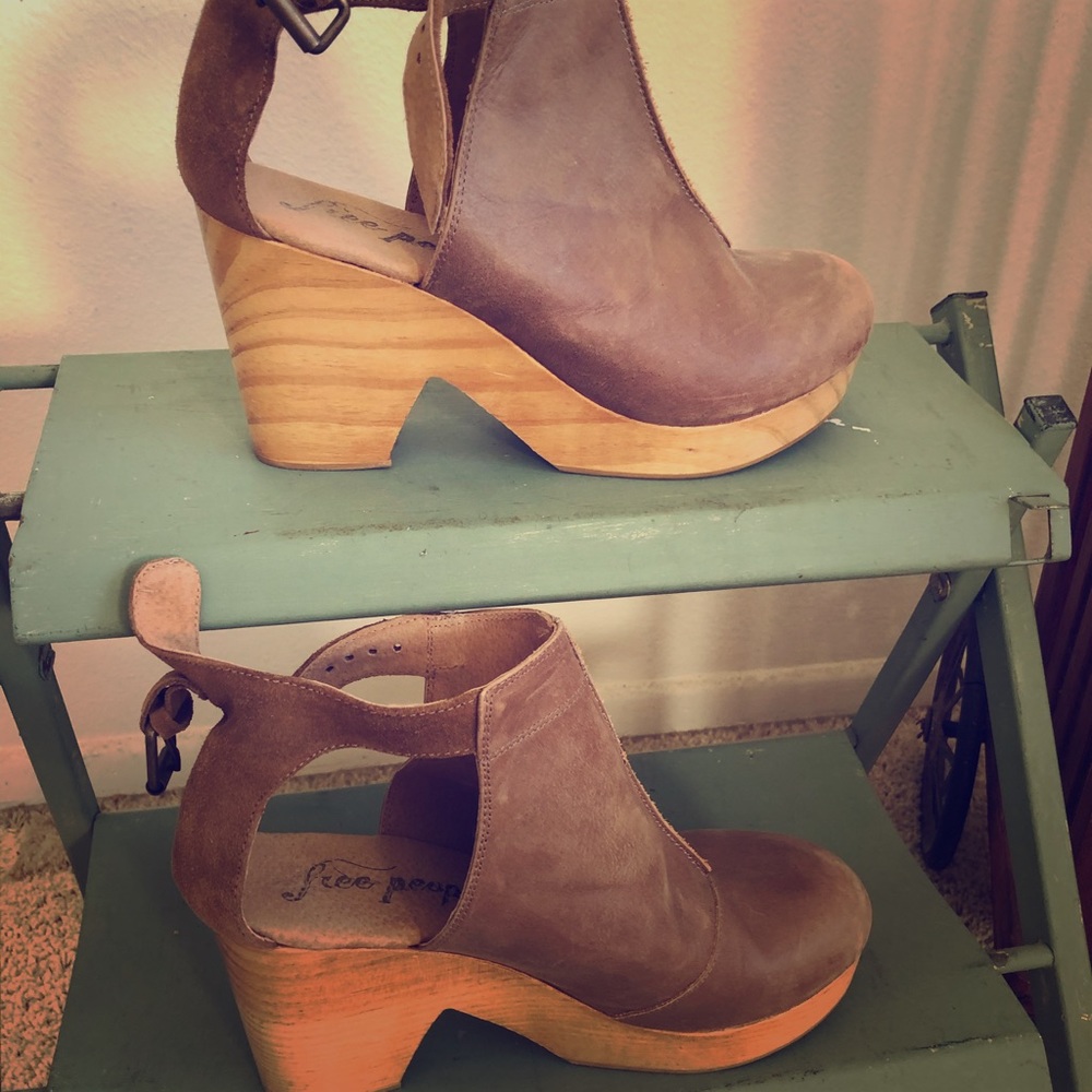 Free People Wood & Leather clog style boots/shoes